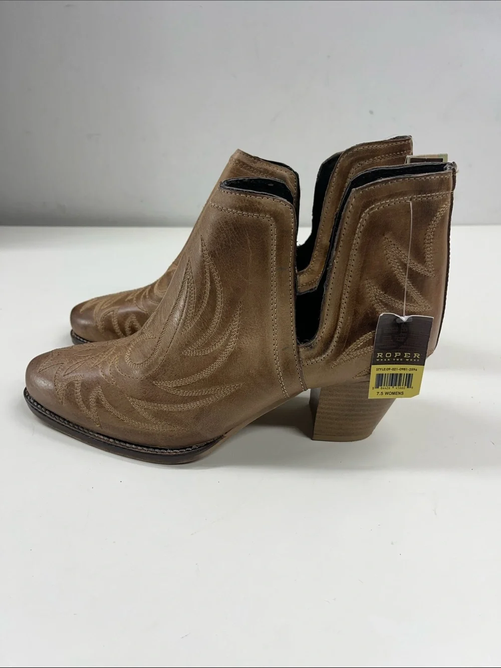 New Roper Womens Rowdy Leather Booties Slip On Heeled Western Size 7.5